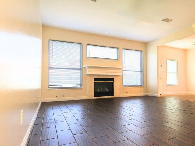 203 Green Cedar Drive, League City, TX 77573