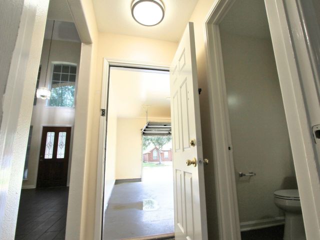 203 Green Cedar Drive, League City, TX 77573