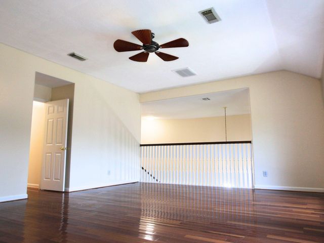 203 Green Cedar Drive, League City, TX 77573