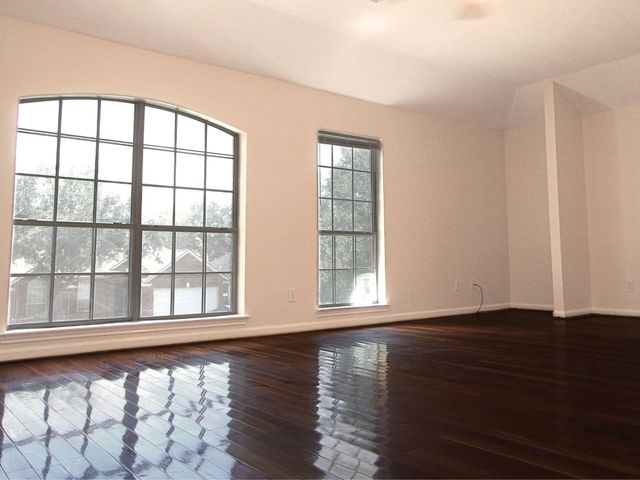 203 Green Cedar Drive, League City, TX 77573