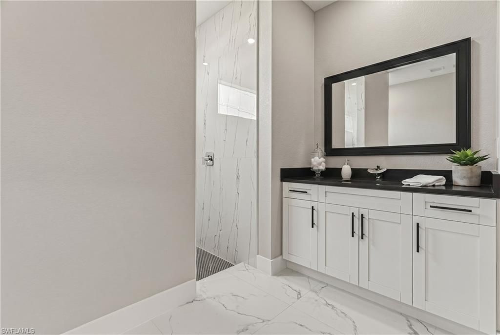 Image 13 of property listing at 2108 NE 15th TER, Cape Coral, FL 33909