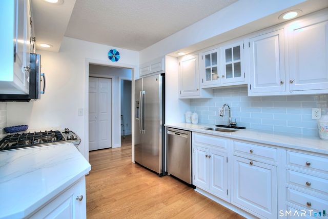 160 Glengarry Road 160, Fairfield, CT 06825