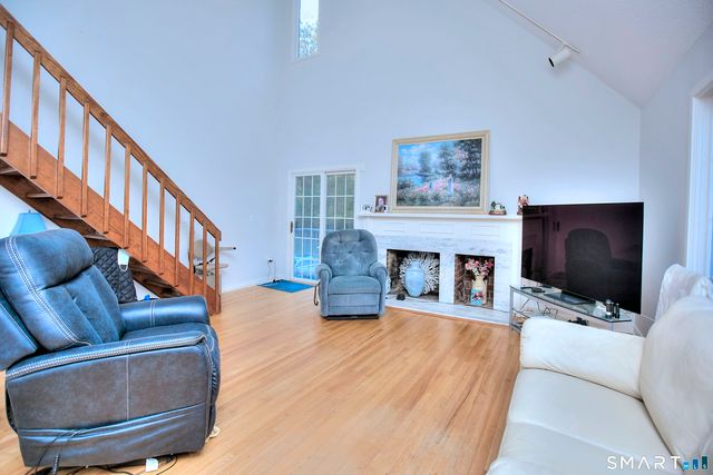 160 Glengarry Road 160, Fairfield, CT 06825