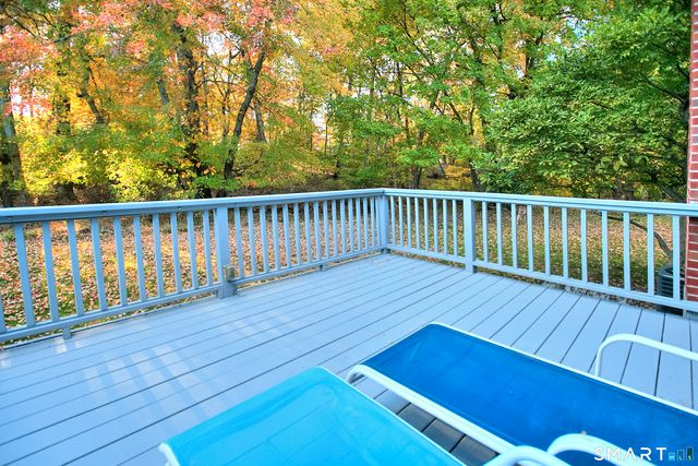 160 Glengarry Road 160, Fairfield, CT 06825