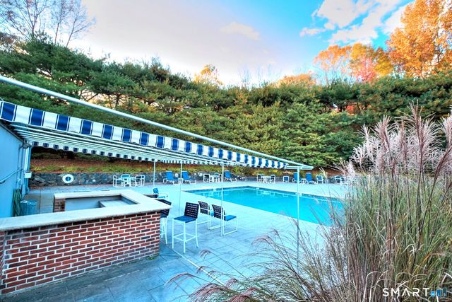 160 Glengarry Road 160, Fairfield, CT 06825