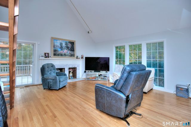 160 Glengarry Road 160, Fairfield, CT 06825