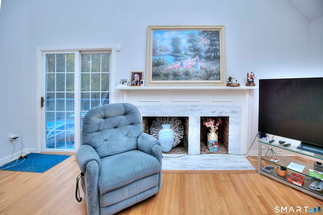 160 Glengarry Road 160, Fairfield, CT 06825