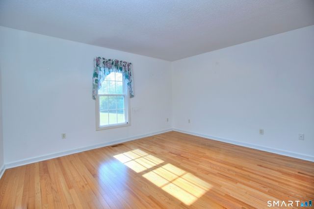 160 Glengarry Road 160, Fairfield, CT 06825