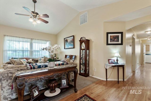 6424 Ustick Road, Nampa, ID 83687