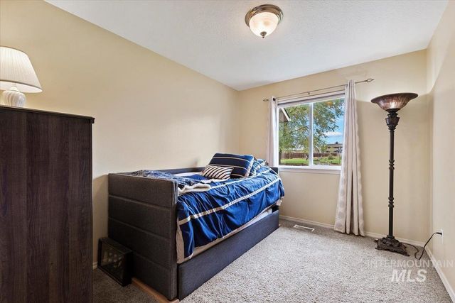 6424 Ustick Road, Nampa, ID 83687