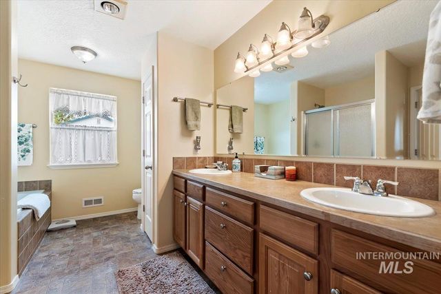 6424 Ustick Road, Nampa, ID 83687