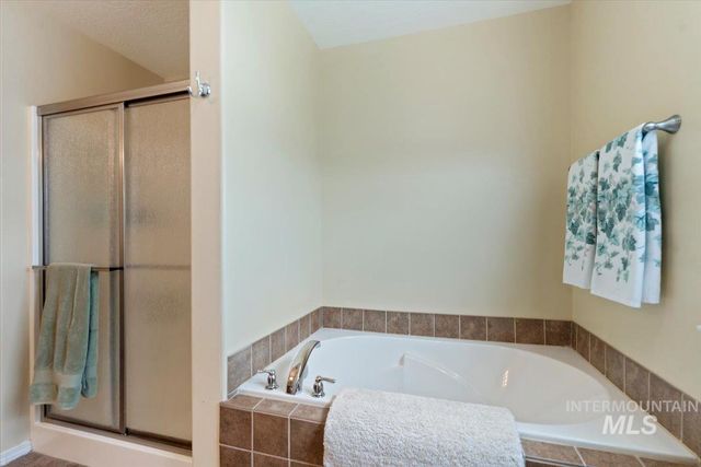 6424 Ustick Road, Nampa, ID 83687