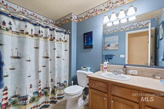 6424 Ustick Road, Nampa, ID 83687