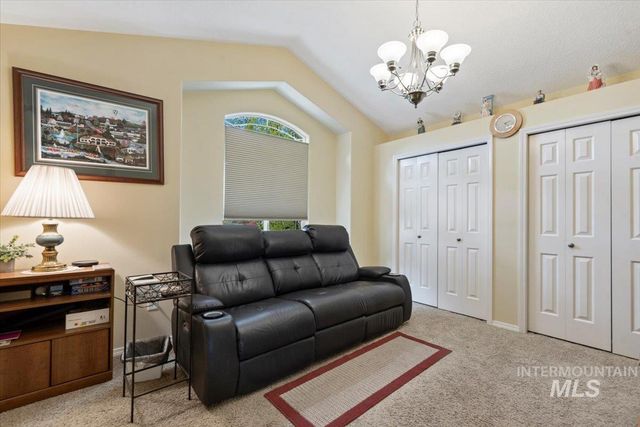 6424 Ustick Road, Nampa, ID 83687