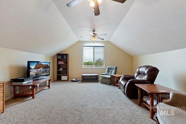 6424 Ustick Road, Nampa, ID 83687