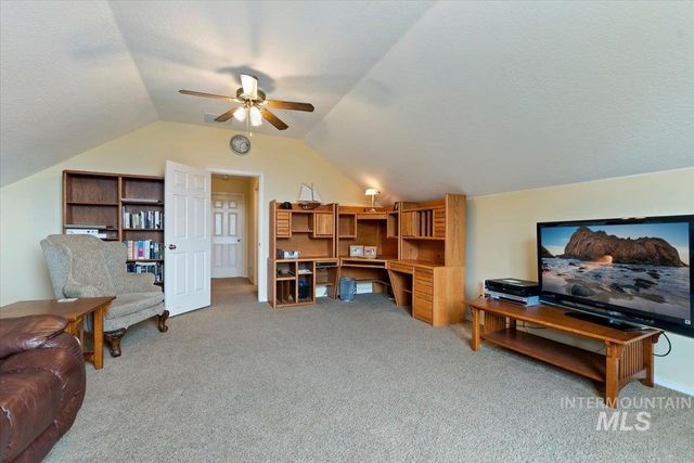 6424 Ustick Road, Nampa, ID 83687