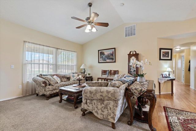 6424 Ustick Road, Nampa, ID 83687