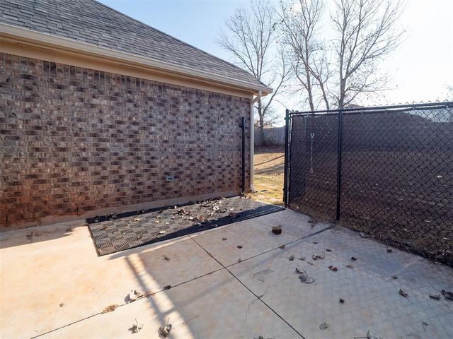 3718 Painted Bird Lane, Norman, OK 73071