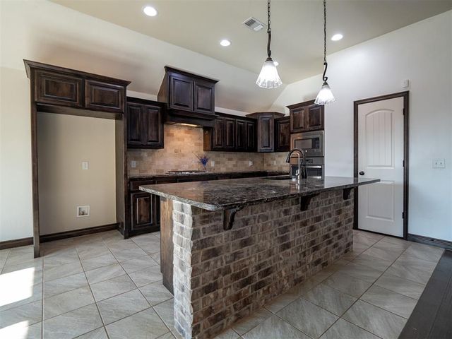 3718 Painted Bird Lane, Norman, OK 73071