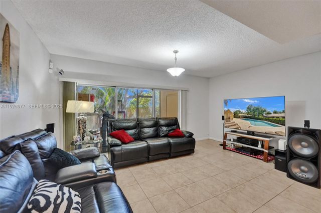 3592 NW 83rd Ln, Sunrise, FL 33351