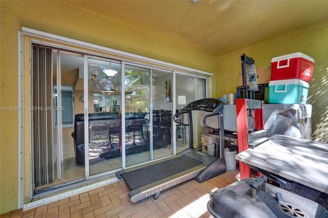 3592 NW 83rd Ln, Sunrise, FL 33351