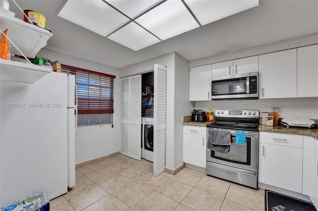 3592 NW 83rd Ln, Sunrise, FL 33351