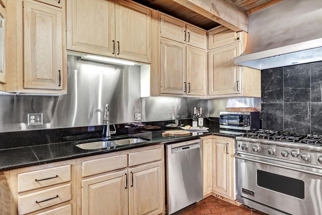 4225 Rio Grande Boulevard NW, Albuquerque, NM 87107