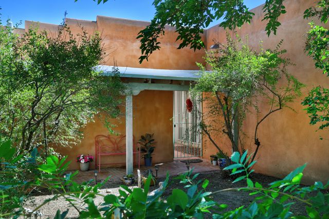 4225 Rio Grande Boulevard NW, Albuquerque, NM 87107