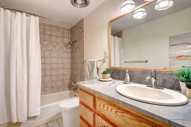 4225 Rio Grande Boulevard NW, Albuquerque, NM 87107
