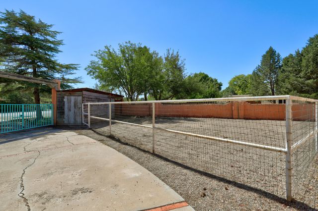 4225 Rio Grande Boulevard NW, Albuquerque, NM 87107
