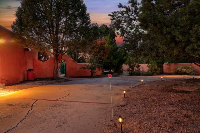 4225 Rio Grande Boulevard NW, Albuquerque, NM 87107