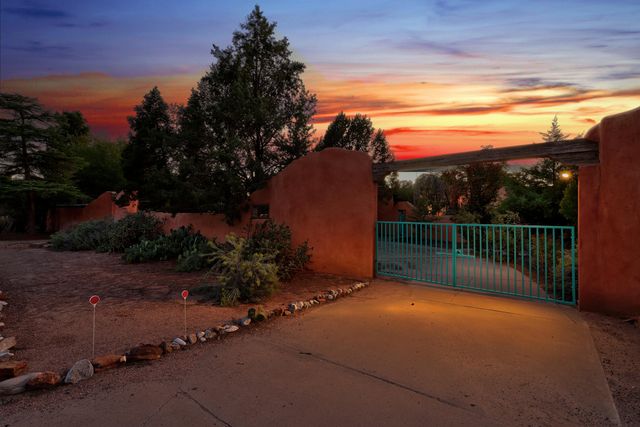4225 Rio Grande Boulevard NW, Albuquerque, NM 87107