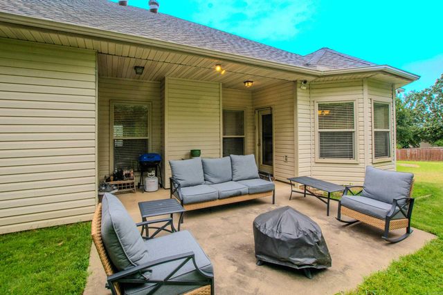 1816 Windridge Court, Sherwood, AR 72120