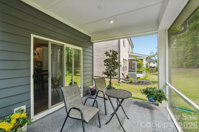 8137 Franklin Trail Street, Charlotte, NC 28227