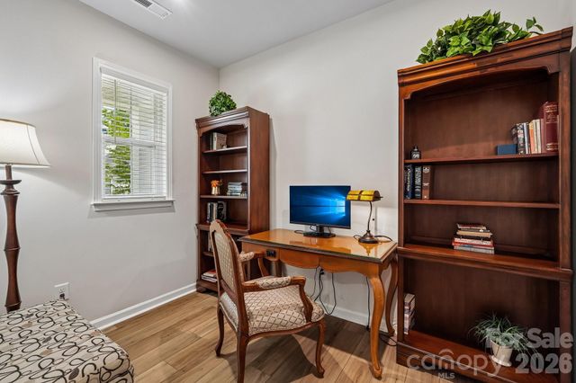 8137 Franklin Trail Street, Charlotte, NC 28227