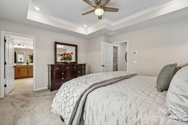 8137 Franklin Trail Street, Charlotte, NC 28227