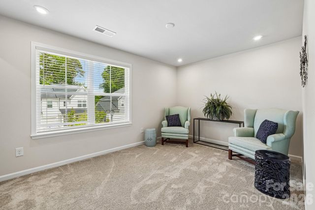8137 Franklin Trail Street, Charlotte, NC 28227