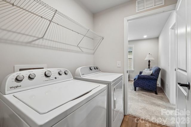 8137 Franklin Trail Street, Charlotte, NC 28227