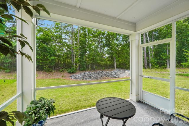 8137 Franklin Trail Street, Charlotte, NC 28227