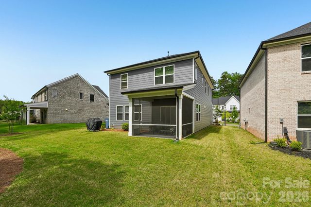 8137 Franklin Trail Street, Charlotte, NC 28227