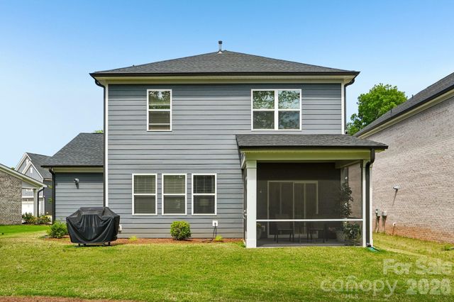 8137 Franklin Trail Street, Charlotte, NC 28227