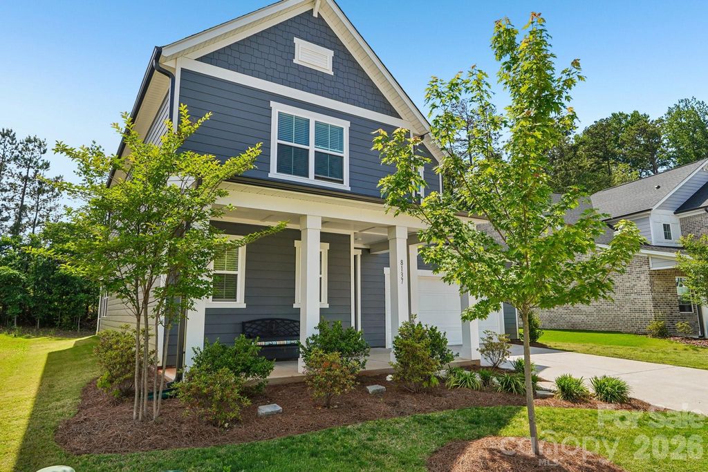 8137 Franklin Trail Street, Charlotte, NC 28227