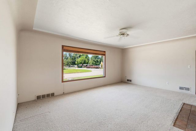 1116 N Willow Rd, Spokane, WA 99206