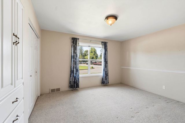 1116 N Willow Rd, Spokane, WA 99206