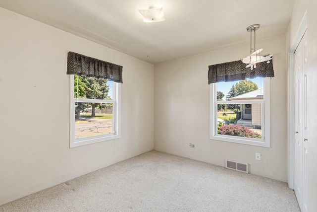 1116 N Willow Rd, Spokane, WA 99206