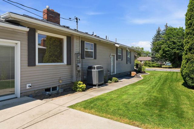 1116 N Willow Rd, Spokane, WA 99206