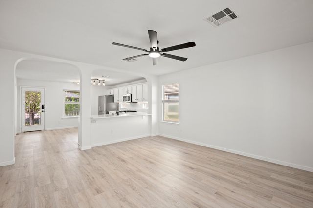 360 Sampson, Kyle, TX 78640