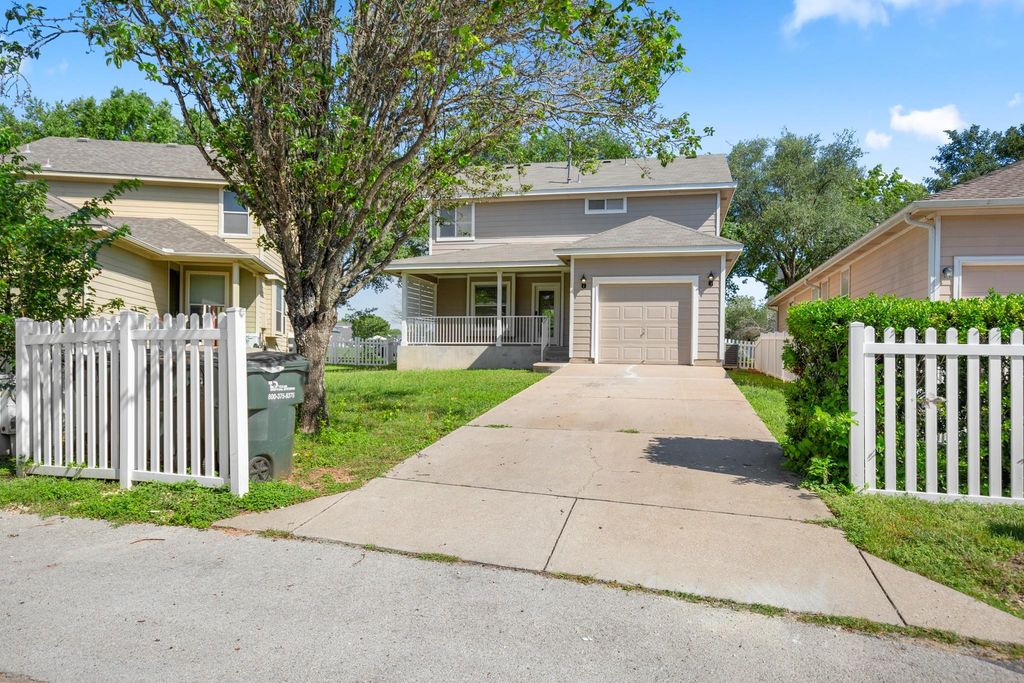 360 Sampson, Kyle, TX 78640