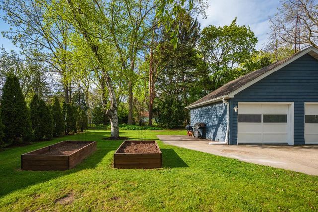 6907 52nd AVENUE, Kenosha, WI 53142