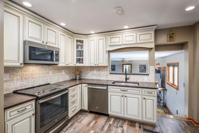 6907 52nd AVENUE, Kenosha, WI 53142